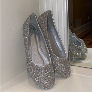 BRAND NEW SPARKLY FLATS PERFECT FOR YOUR WEDDING!